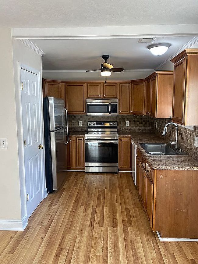 Image of 105 13th St Unit E