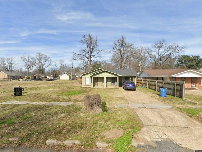 Photo of 229 Oakhurst Ave