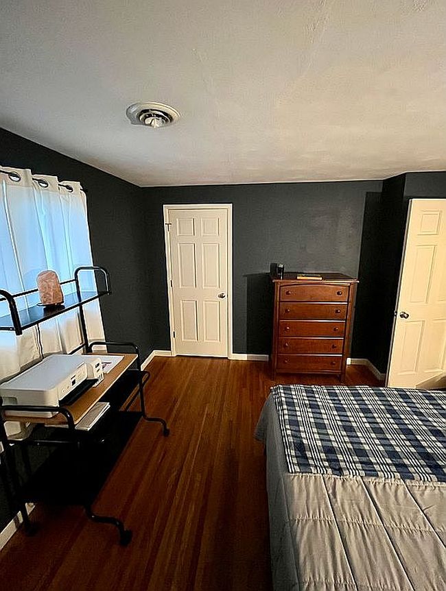 Image of 610 Oak Ln