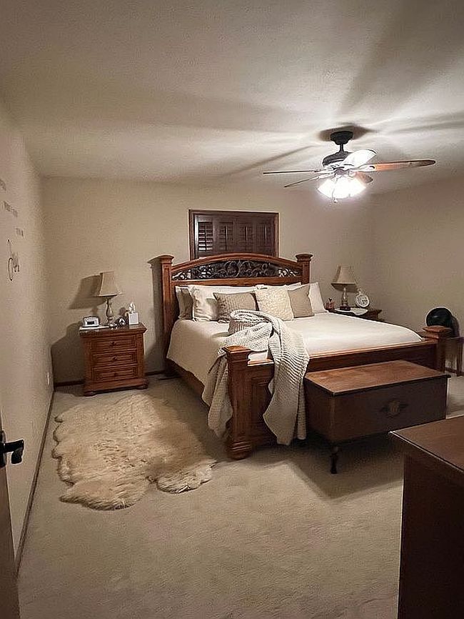 Photo of 2009 Henderson Dr, Garden City, KS