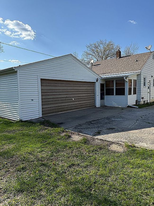 Image of 802 9th Ave