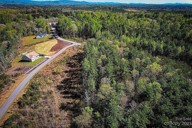 Photo of 2018 Starlight Ln, Morganton, NC