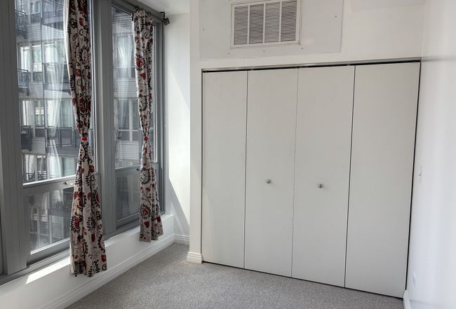 Additional photo 3 of property located at 565 W Quincy St