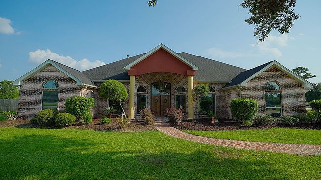 Preview of property located at 681 W Buccaneer Dr