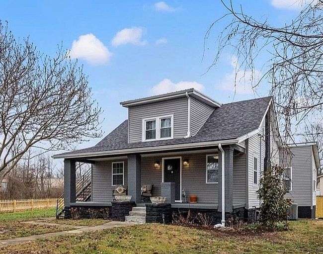 Image of 394 Bassett Ave