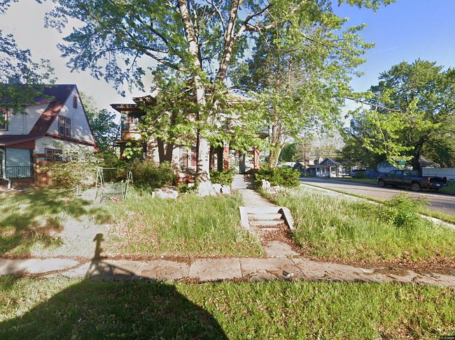 Photo of 801 Sw Lindenwood Ave, Topeka, KS