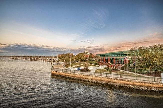 Photo of 2600 N Hills Dr, New Bern, NC
