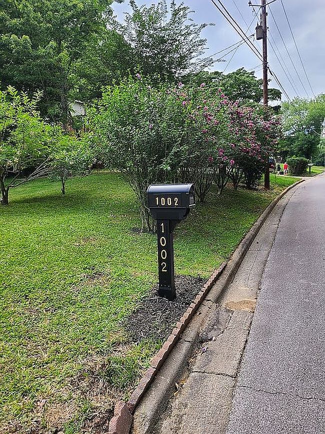 Photo of 1002 Dixon Dr, Gainesville, GA