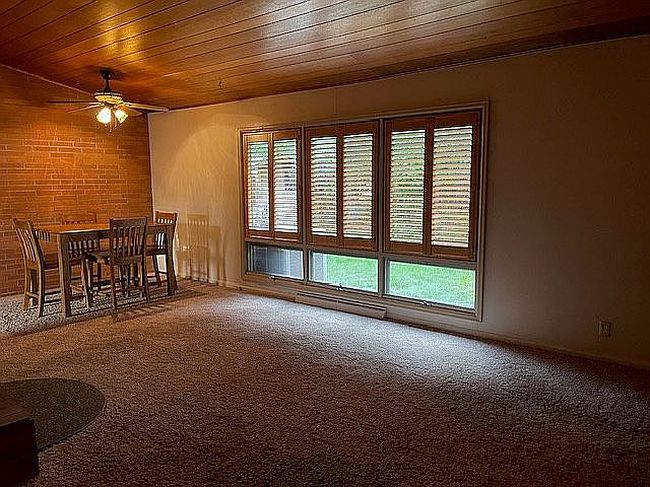 Additional photo 1 of property located at 520 N Lane Dr