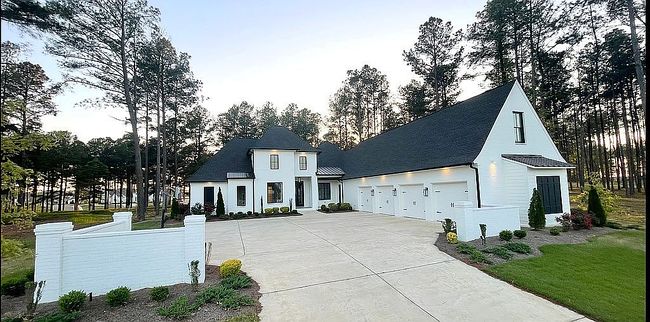 Image of 374 Lake Village Dr