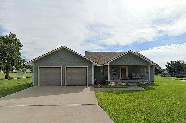 208 Clark St, Spearville, KS