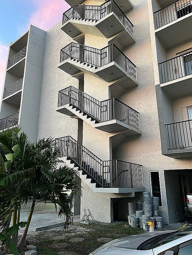 Additional photo 1 of property located at 860 Ne 78th St Apt 303