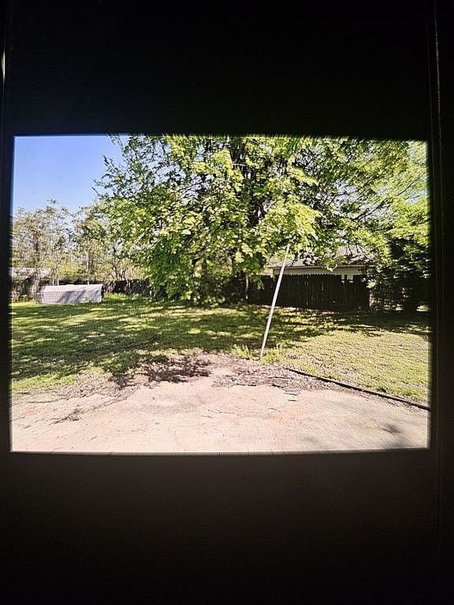 Image of 121 E Booth St