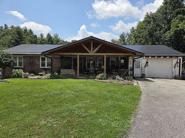 Photo of 86 Jack Sullins Rd, Spruce Pine, NC