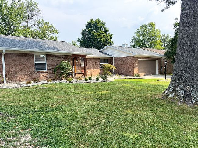 Photo of 2530 Deerfield Dr, Evansville, IN