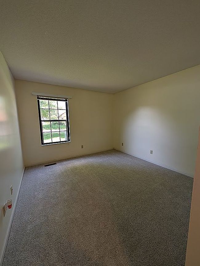Photo of 604 Frontier Ct, Terre Haute, IN