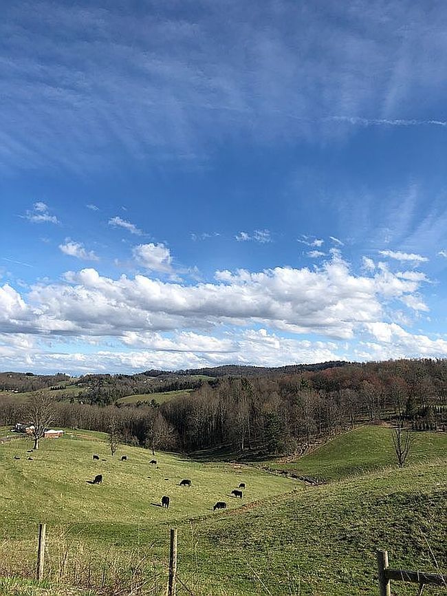 Photo of 512 Arrowhead Rd, Fancy Gap, VA