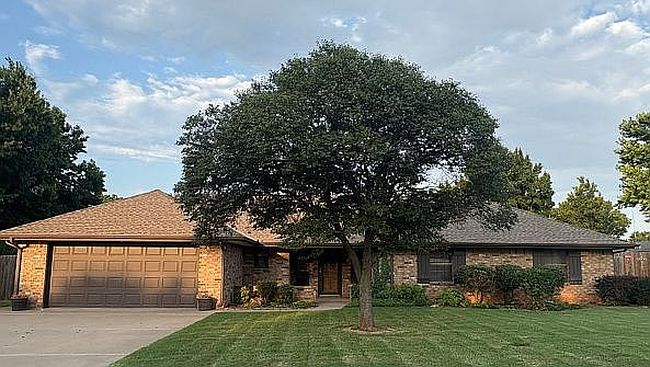 Photo of 112 Regency Dr