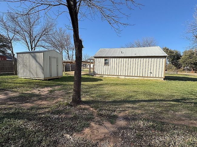 Image of 610 W C St
