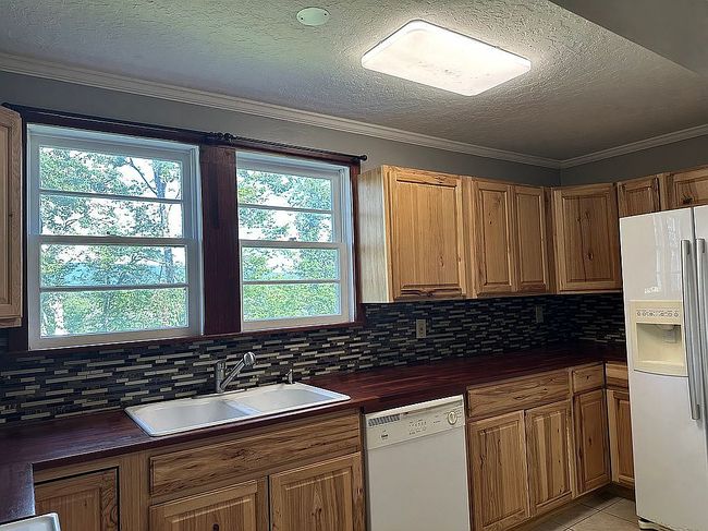 Photo of 324 S Oak St, Whitwell, TN