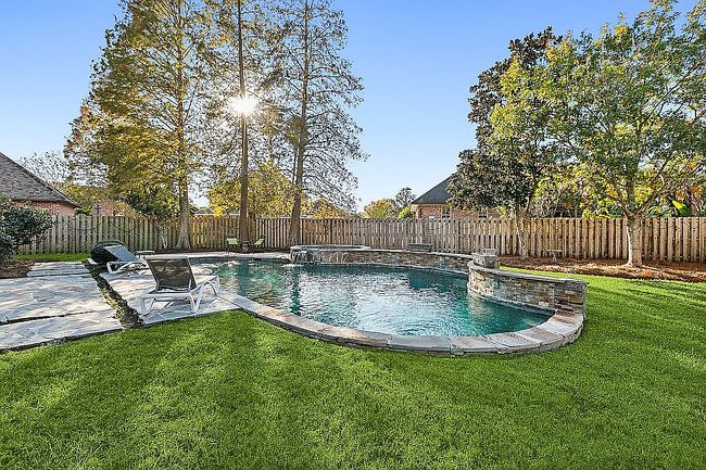 Photo of 15412 Campanile Ct, Baton Rouge, LA