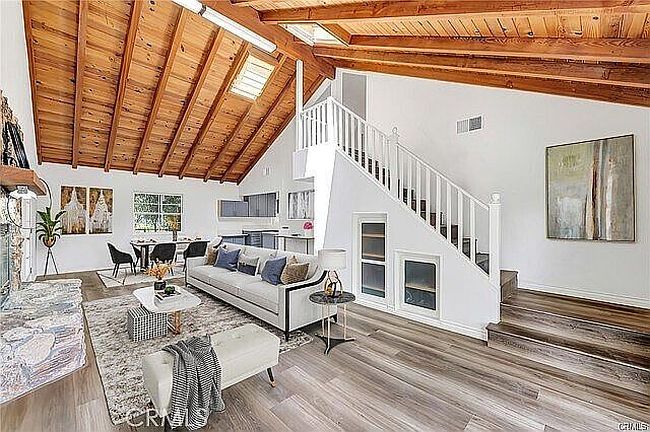 Photo of 5701 Corbin Ave, Tarzana, CA