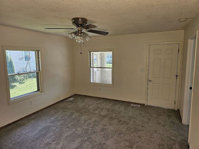 Photo of 433 2nd St, West Des Moines, IA