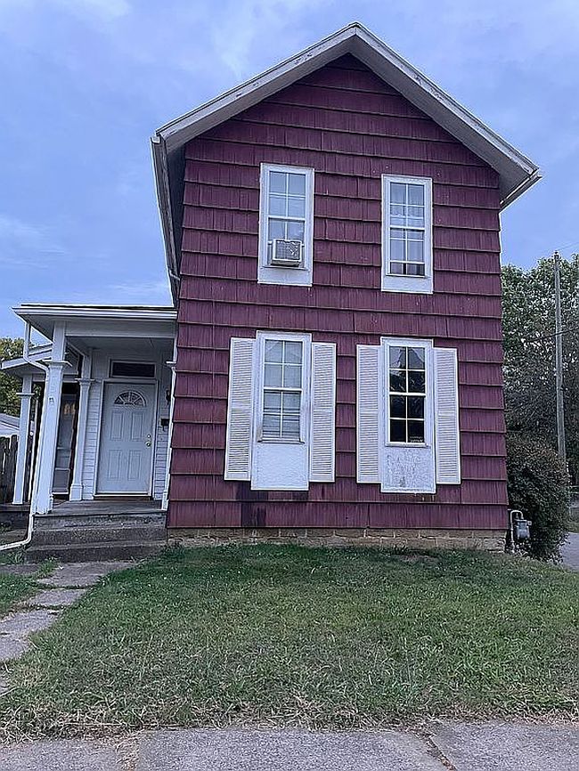 Photo of 213 W Locust St