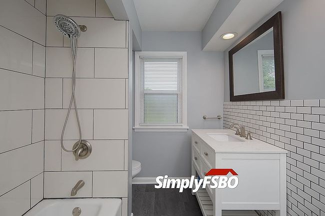 Image of 2004 Bellevue Ave