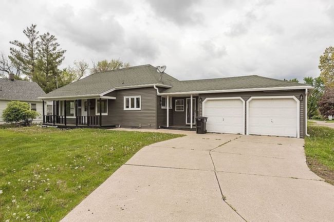 Image of 323 E Manning Ave