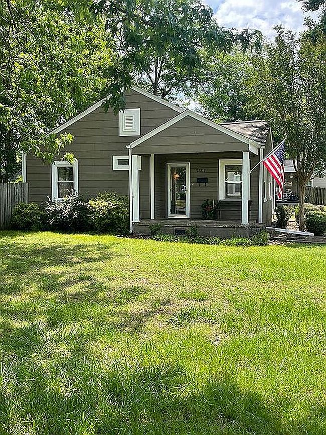Image of 2401 Poincianna St Sw
