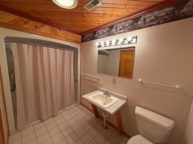Image of 1701 Dana Ave