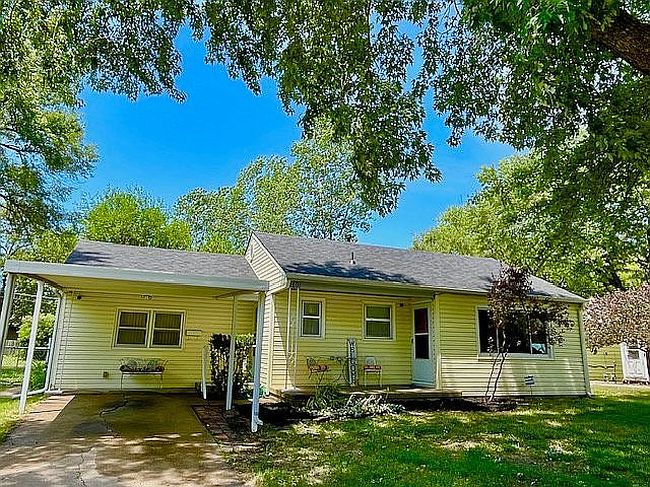 Photo of 2601 Sw Murrow Ct, Topeka, KS