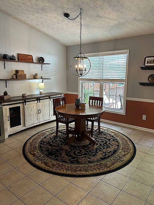 Photo of 1495 Creek Pointe Cir, Lawrenceville, GA