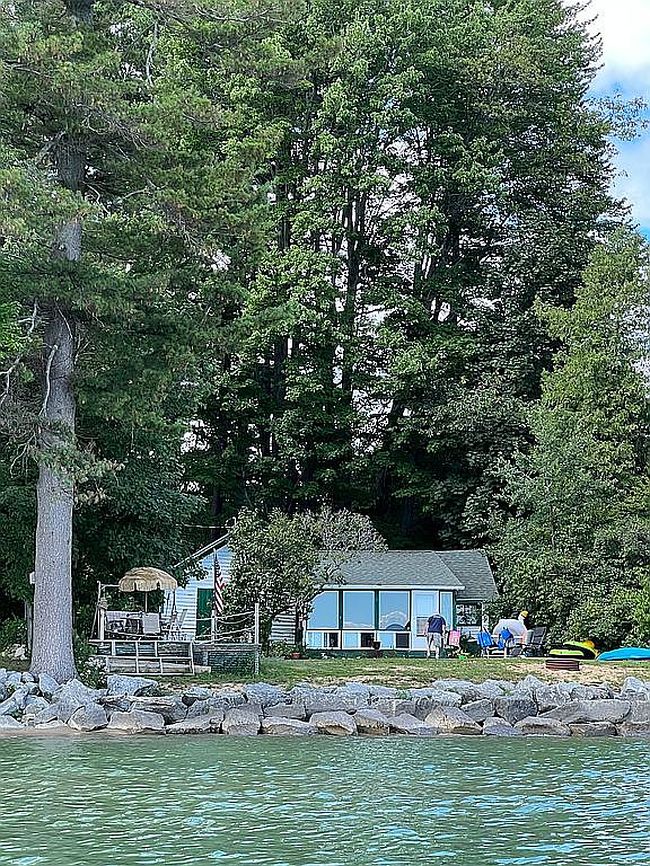 Image of 1135 Bay Dr