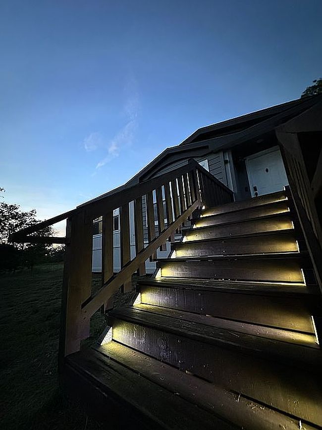 3876 County Road 427, Stockdale, TX