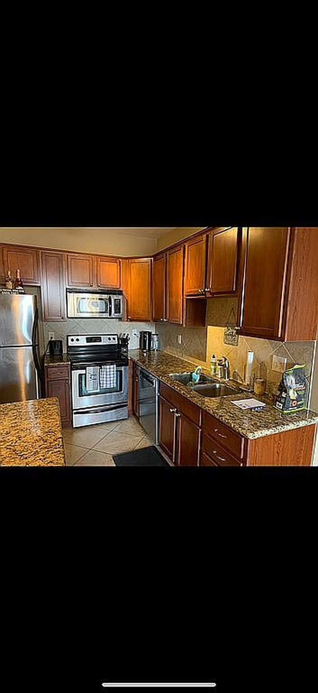 Image of 200 E 43rd St Apt 300