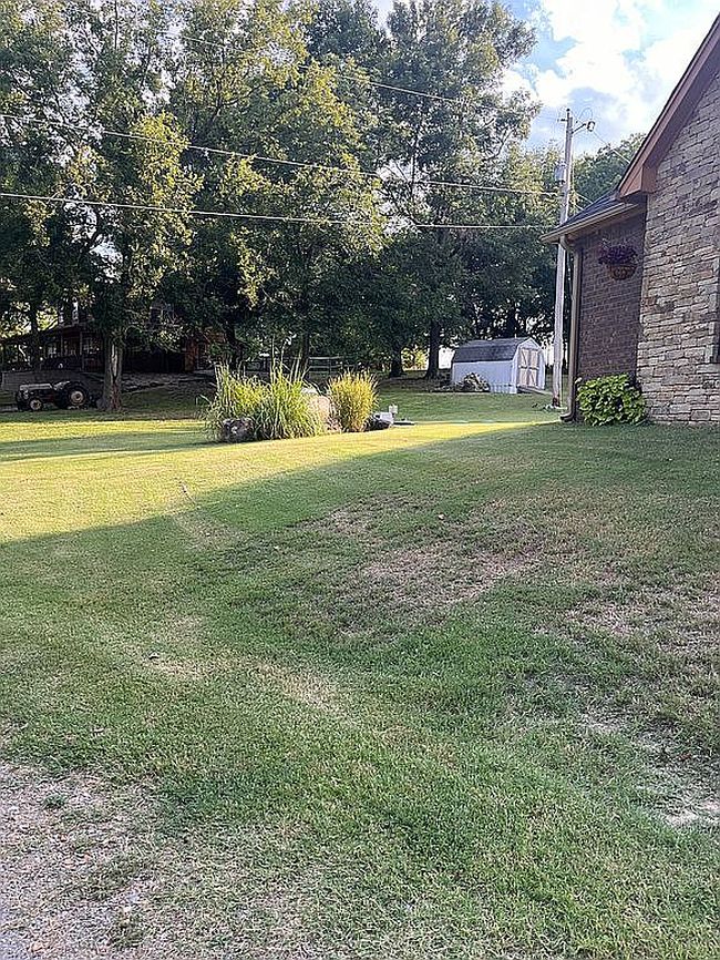 Image of 615 Lakeside Dr N