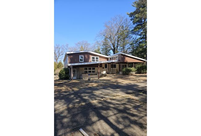 Image of 1404 Autumn Rd