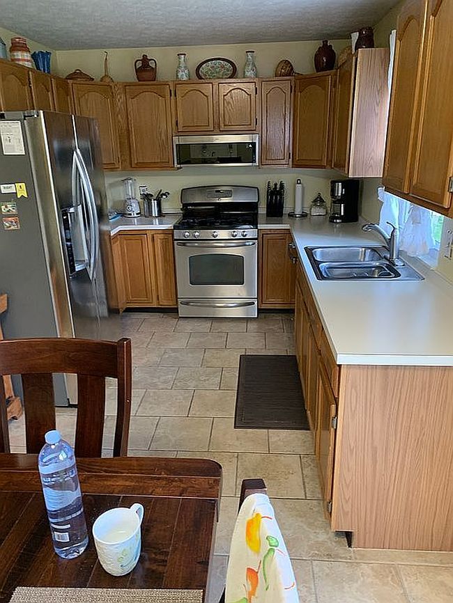 Photo of 619 Bayberry Rd, Lorain, OH