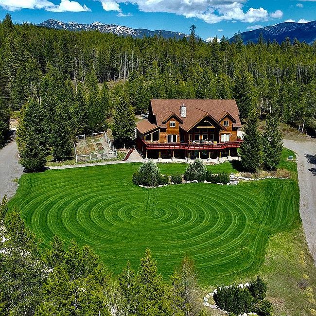 Photo of 5672 Blankenship Rd, Columbia Falls, MT