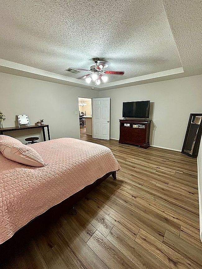 Image of 5225 Oak Grove Blvd
