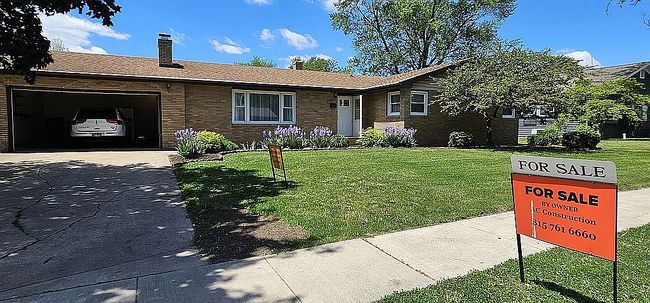 Image of 1066 Meadow Ln