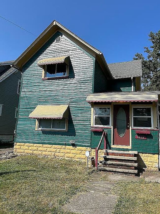 Photo of 1014 W 9th St