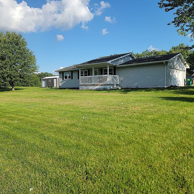 Photo of 10715 Downen Rd, Wadesville, IN