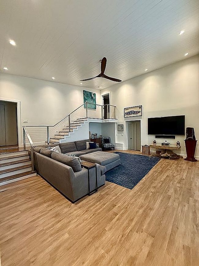 Additional photo 2 of property located at 7101 Sw 139th St