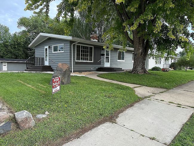Photo of 803 N 24th St, Grand Forks, ND
