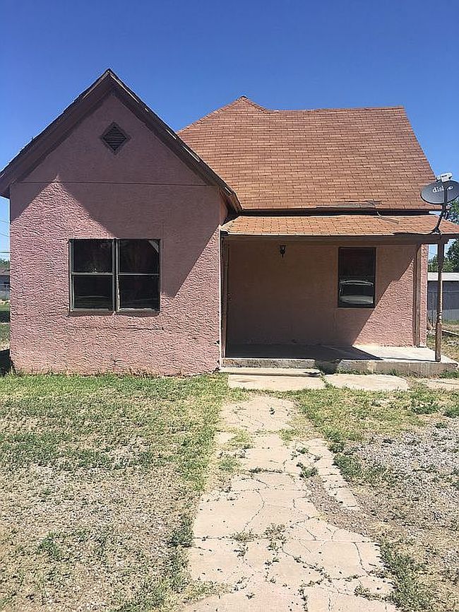 Photo of 407 E 5th St
