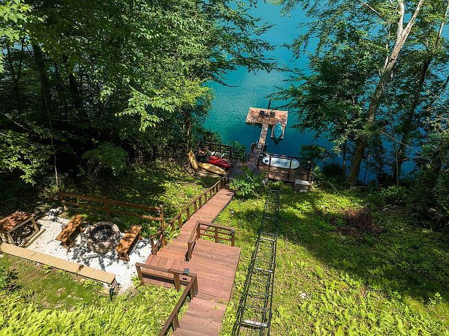 Image of 498 Nantahala Shores Rd