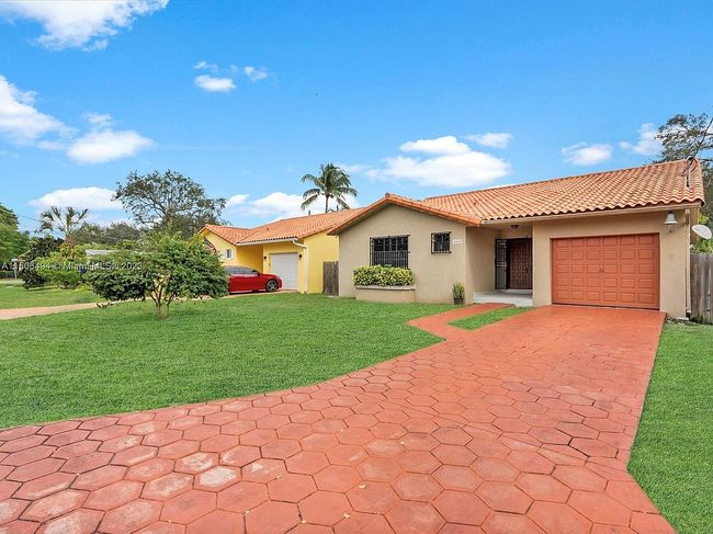 Additional photo 1 of property located at 2845 Sw 63rd Ave